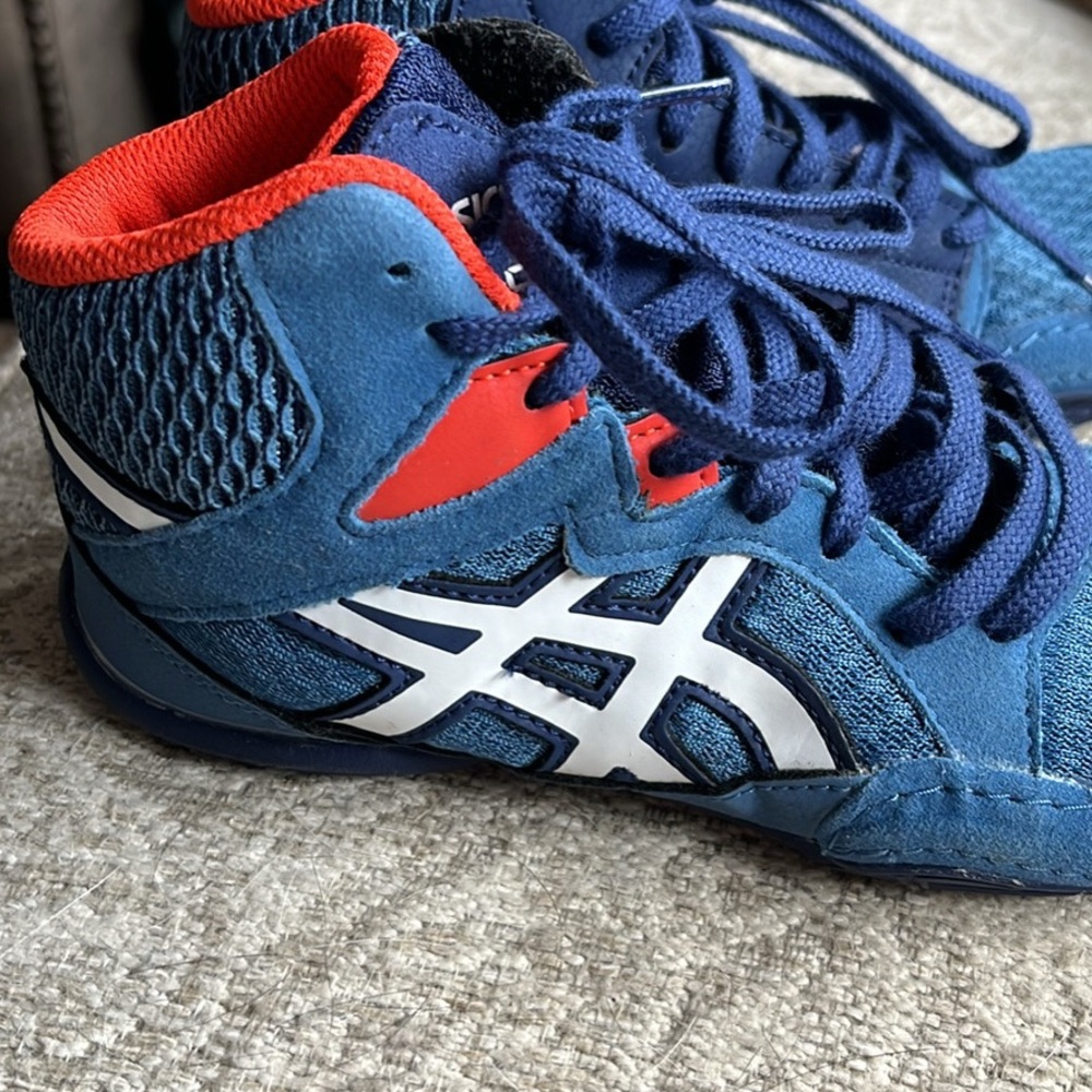 ASICS snapdown wrestling show boys size US two - Picture 5 of 7
